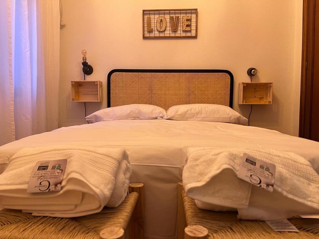 Apartamento Turistico R. Gonzalez Abreu Seville Exterior photo